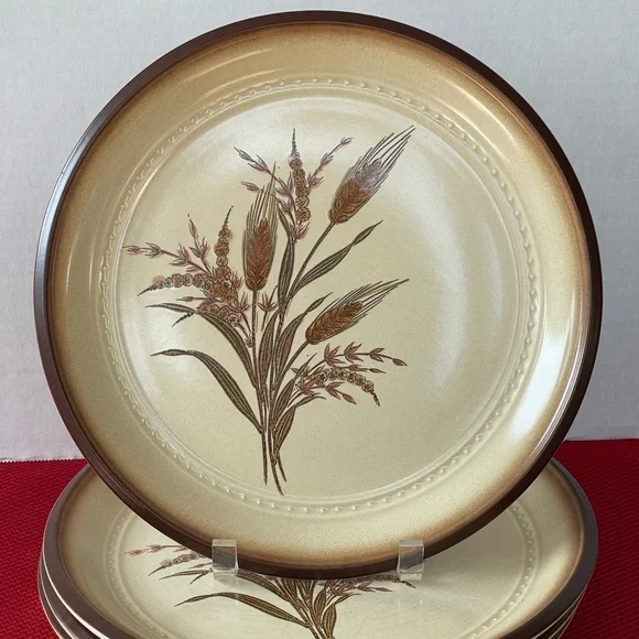 4 Vintage Arita Country Kitchen Honey Wheat Dinner plates , great condition 1970 - Picture 1 of 4